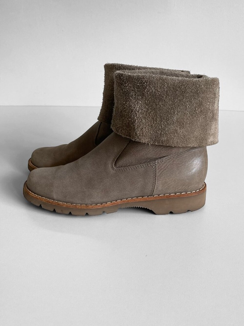 Roots Made In Canada Tribe Leather Roll Over Boots Taupe Grey SZ 9.5 ECU